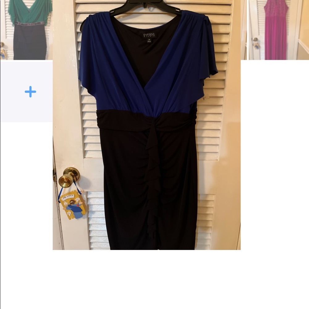 ENFOCUS blue vneck ruffled body con dress